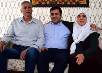 Demirtaş’ın Edirne’den Diyarbakır’a getirilişi ailesinden ve avukatlarından gizlenmiş