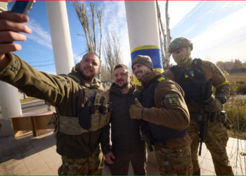 Ukrayna lideri Zelenskiy, Rusya’nın işgalden çekildiği Herson’da