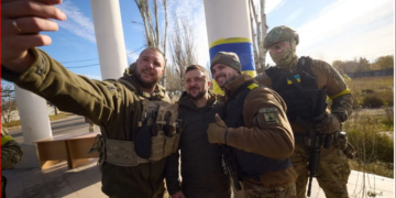 Ukrayna lideri Zelenskiy, Rusya’nın işgalden çekildiği Herson’da