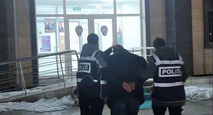 Cadı avının polislerinden skandal sorgu: AVM’ye girerken montun neden şişkindi?
