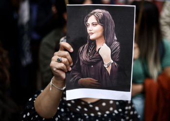 İran Parlamentosu, yaklaşık 15 bin protestocuya ölüm cezası verilmesini onayladı