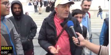 Avustralya’da insanlar sıkıntıdan ‘köpek maması tüketiyor’ diyen şahsa tepki yağdı