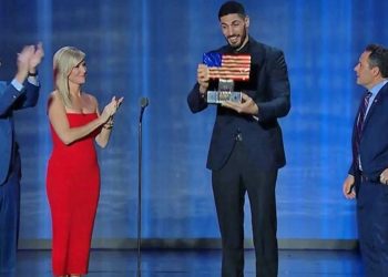 Enes Kanter Fredoom MVP seçildi: ‘En Değerli Vatansever Ödülü’nü aldı