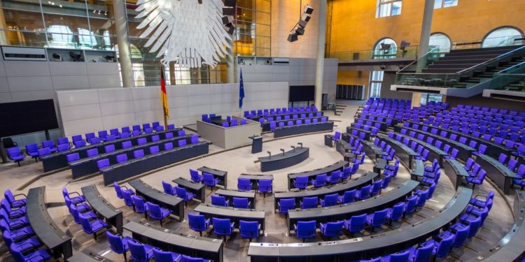 Alman meclisi vatandaşlık reformunu tartıştı