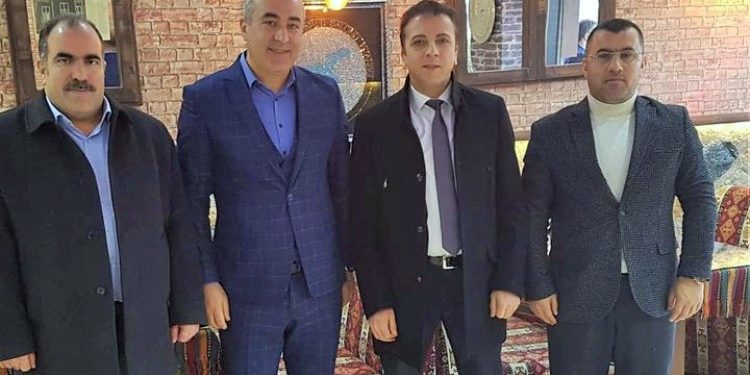 İmamoğlu’na hapis ve siyasi yasak kararı veren hakim Mehdi Komşul’un AKP’lilerle ortak fotoğrafı çıktı