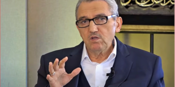 İlahiyatçı – Yazar Dr. İsmail Büyükçelebi anjıyo oldu