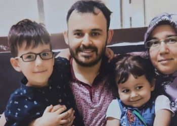 Babaları 5 yıldır tutukluydu, anneleri de dün cezaevine gönderildi