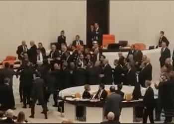 AKP ve İYİ Partili vekiller arasında yumruklu kavga: Başı yarılan İyi Parti’li Örs yoğun bakıma alındı