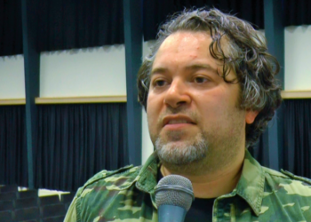 Sanatçı Süvari Öztürk, toplumsal enkazın klibini çekti