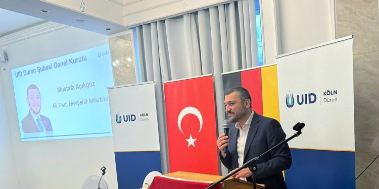 AKP’li Vekil Mustafa Açıkgöz’den Avrupa’nın göbeğinde muhaliflere soykırım çağırısı: Yok edeceğiz