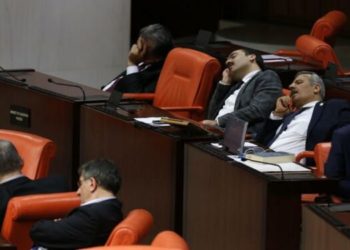 TBMM’deki hazin tablo: 286 AKP’li vekil, 1 yılda sadece 1 soru önergesi verdi