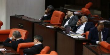 TBMM’deki hazin tablo: 286 AKP’li vekil, 1 yılda sadece 1 soru önergesi verdi