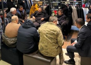 Vali Memiş, fotoğrafı savundu: Devlet adamlığını sizden mi öğreneceğiz?