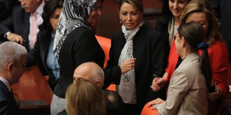 CHP ve İYİ Parti’den başörtüsü teklifine red: Genel Kurul’da destek vermeyecek