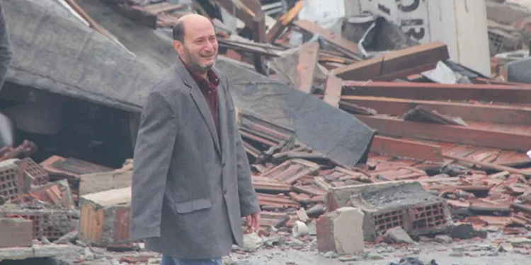 Görüntüler felaket: Malatya’da 135 yatak kapasiteli Avşar Otel tamamen yıkıldı