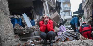 Binalar yıkıldı, kirli ilişkiler ifşa oldu: MHP’li Sermet Atay ile AKP’li Şamil Tayyar kavgası sosyal medyaya taşındı