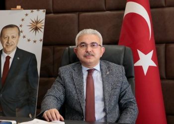 AKP’li İlçe Başkanı Şahin Avşaroğlu’nun yaptığı tüm binalar çöktü