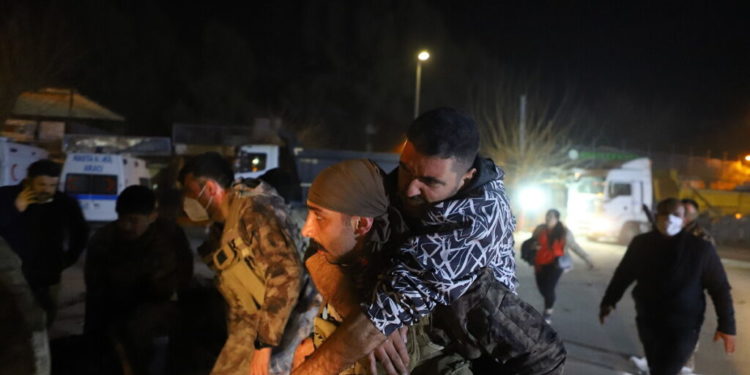 Hatay 6,4 ve 5,8’le sarsıldı:Bazı binalar yıkıldı, 3 ölü var