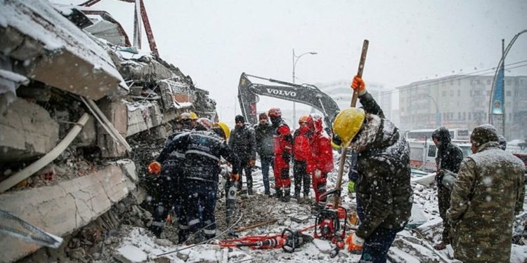 Depremde son durum: 17 bin 674 can kaybı