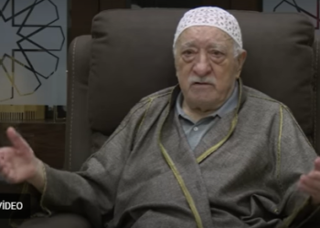Fethullah Gülen, bir kez daha depremzedeler için ‘yardım’ çağrısı yaptı: İnsanları teşvik edin