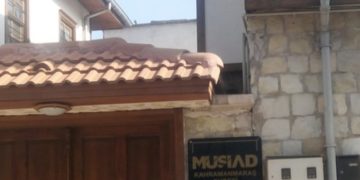 Akın İpek, AKP rejminin gasp ettiği Maraş’taki evi için: Keşke o da yıkılsaydı diye geçti içimden