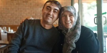 Hatay’a KHK’lı doktor oğluna misafirliğe gitti: Oğlu  ve torunlarıyla enkaz altında kaldı