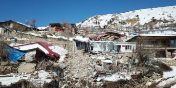 130 haneli köyde sadece 20 ev ayakta kaldı