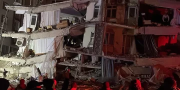 Depremde bilanço ağırlaşıyor: Hayatını kaybeden insan sayısı 284’e yükseldi